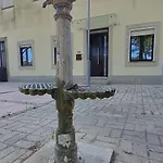 Casa Do Fontanario Em *